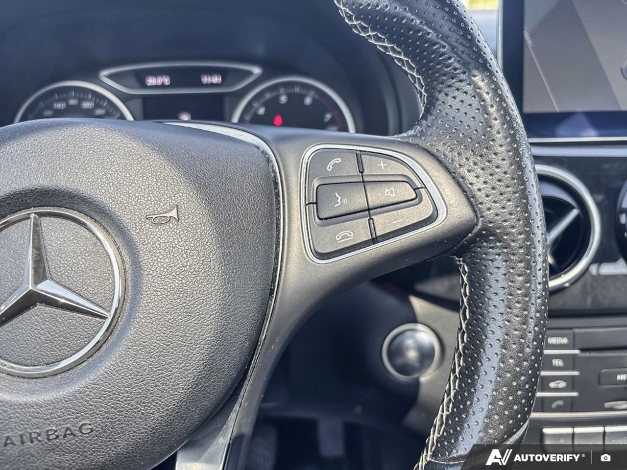 2018 Mercedes-Benz B-Class WDDMH4GB5JJ447885 White Mirabel - photo #17