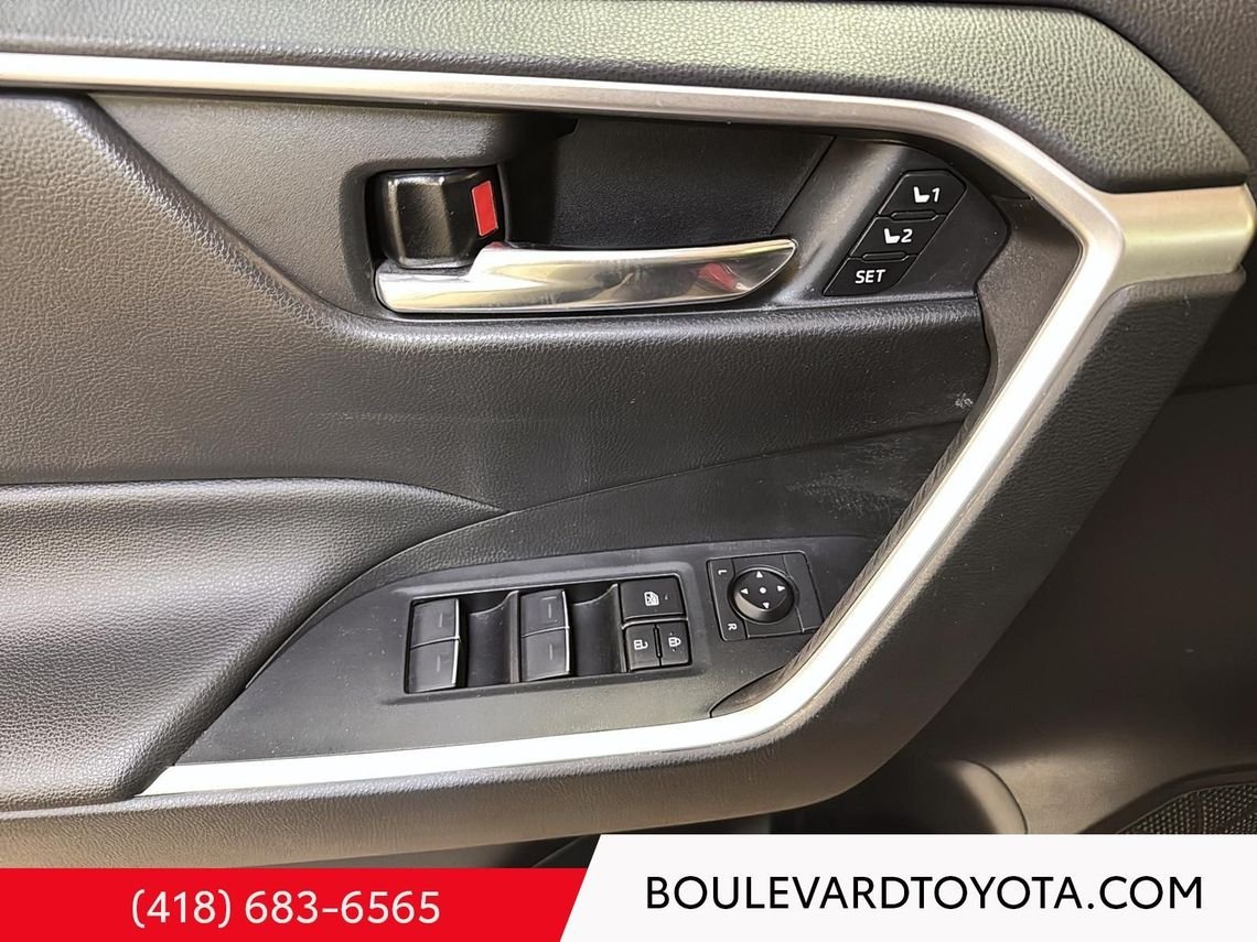 Toyota RAV4 99166A-80 | XLE HYBRIDE, AWD 2024 Rouge rubis nacré Québec - photo #8