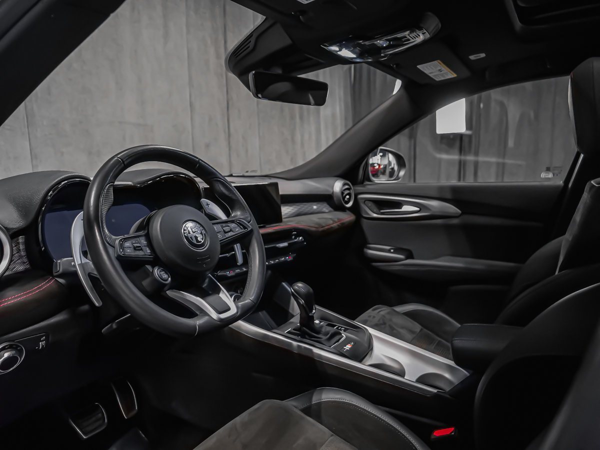 Alfa Romeo Tonale VELOCE HARMAN KARDON SOUNS SYSTEM SPORT SEATS 2024 Noir Montréal - photo #6