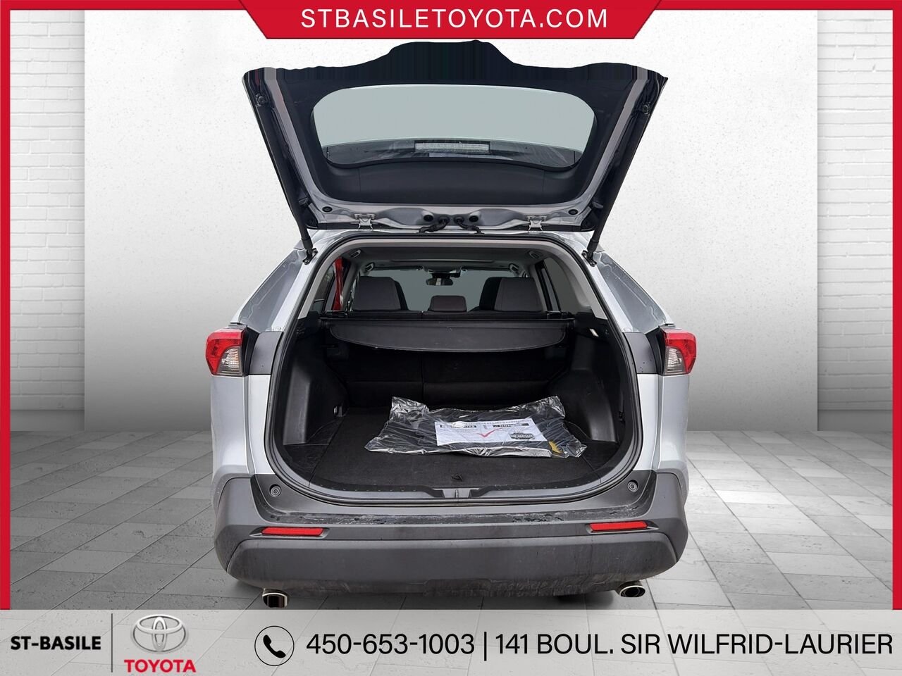 2025 Toyota RAV4 Silver Sky Metallic Saint-Basile-le-Grand - photo #8