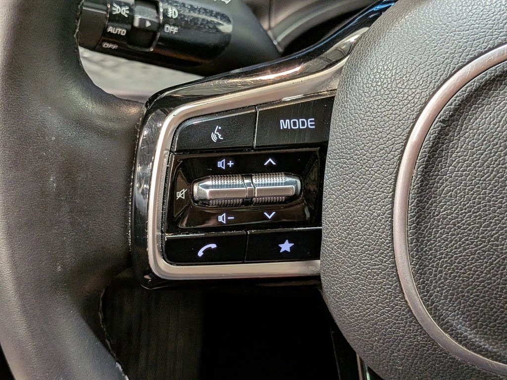 2022 Kia Carnival SX FWD *Ltd Avail* White Val-David - photo #17