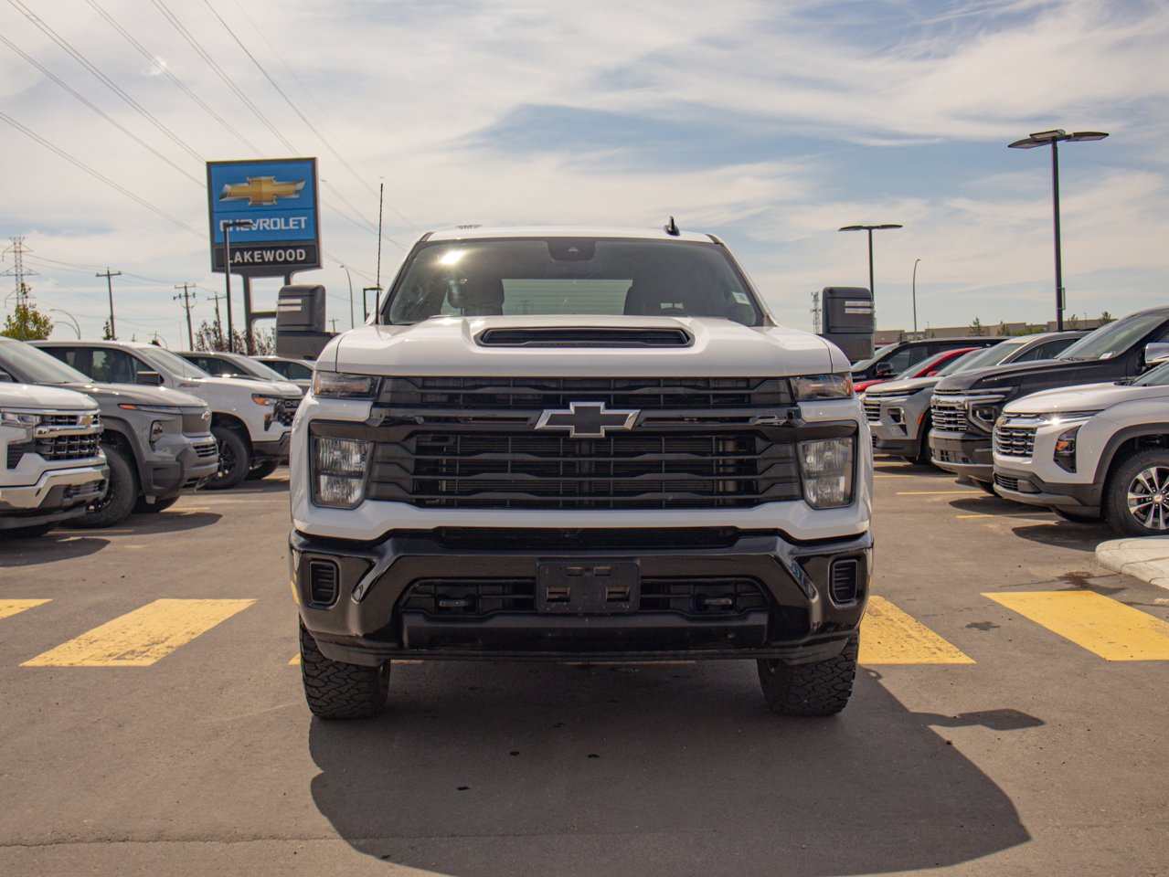 2025 Chevrolet Silverado 2500HD 4WD Crew Cab 159 Custom White Sherwood Park - photo #2