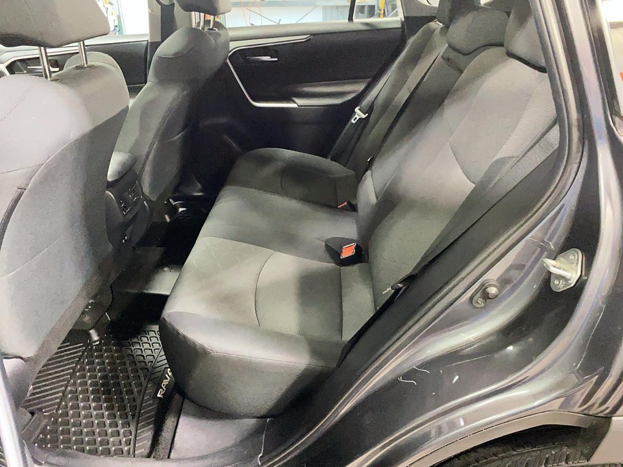 Toyota RAV4 NIV 2T3R1RFV8KW020913 2019 Gris Chicoutimi - photo #7