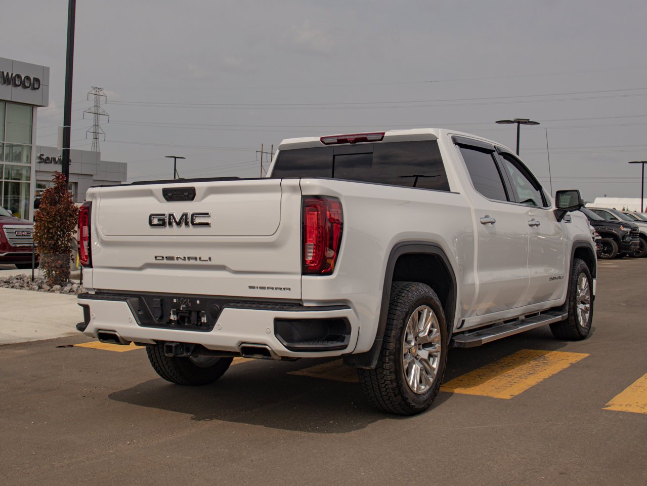 2024 GMC Sierra 1500 4WD Crew Cab 147 Denali White Sherwood Park - photo #9