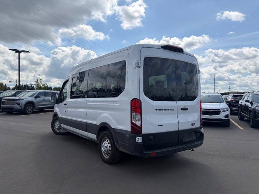 2026 Ford Transit Passenger Wagon 2026 White