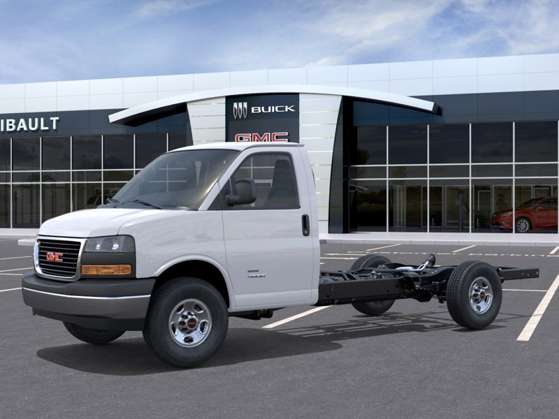 2026 GMC Savana Commercial Cutaway 2026 SUMMIT WHITE