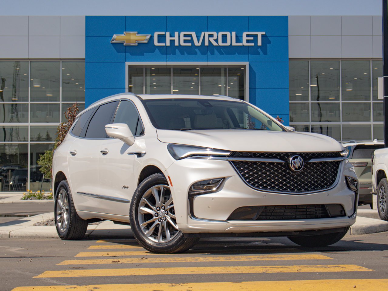 2024 Buick Enclave AWD 4dr Avenir White Sherwood Park - photo #14