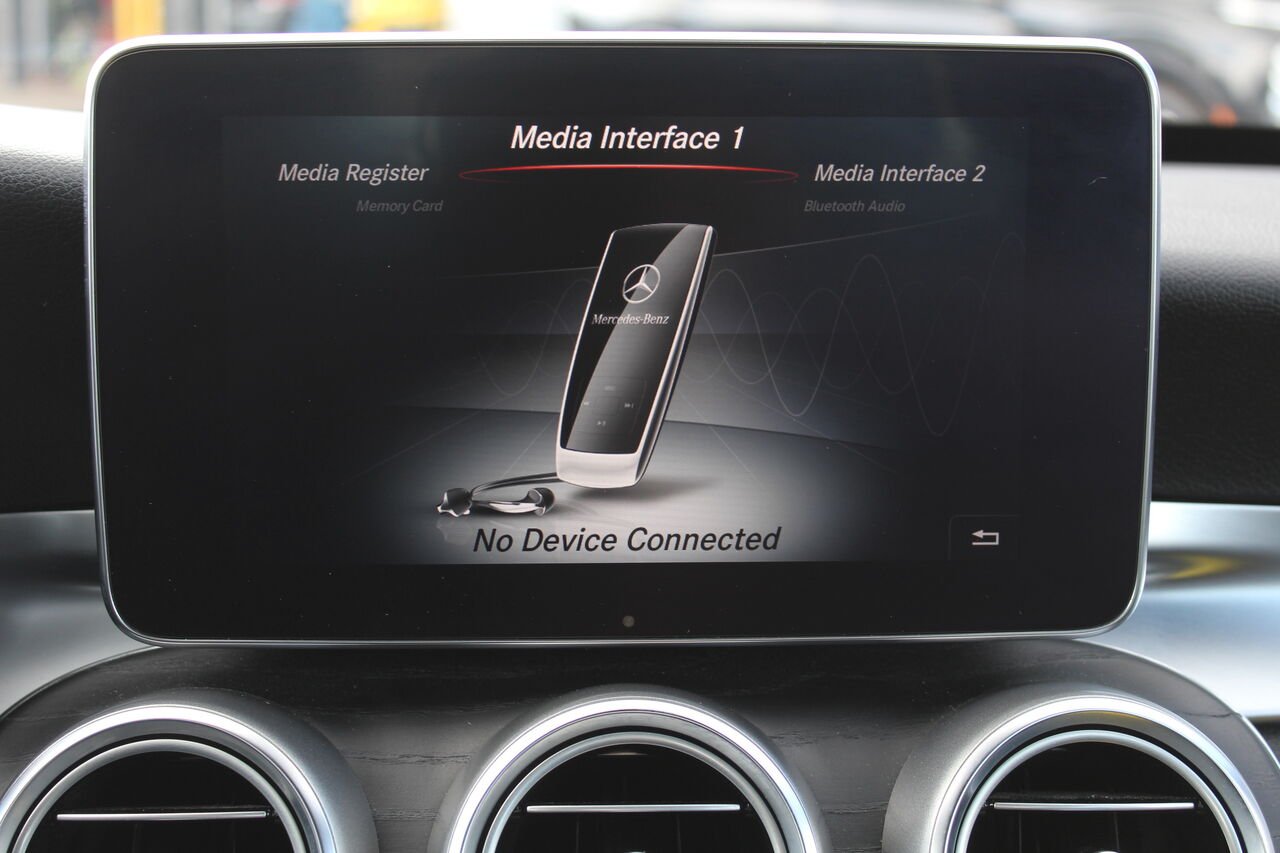 2018 Mercedes-Benz Classe-C VIN: 55SWF4KB3JU264149 White Sainte-Rose - photo #23