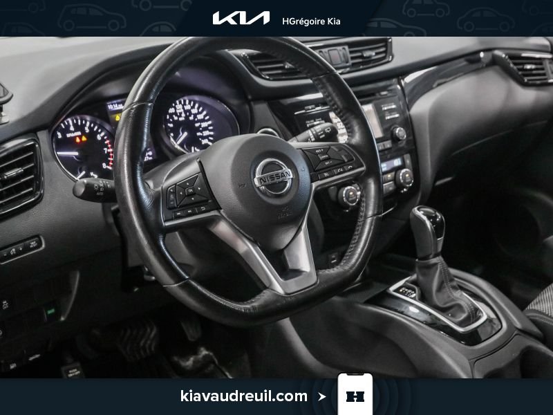2017 Nissan Qashqai Red Laval - photo #9