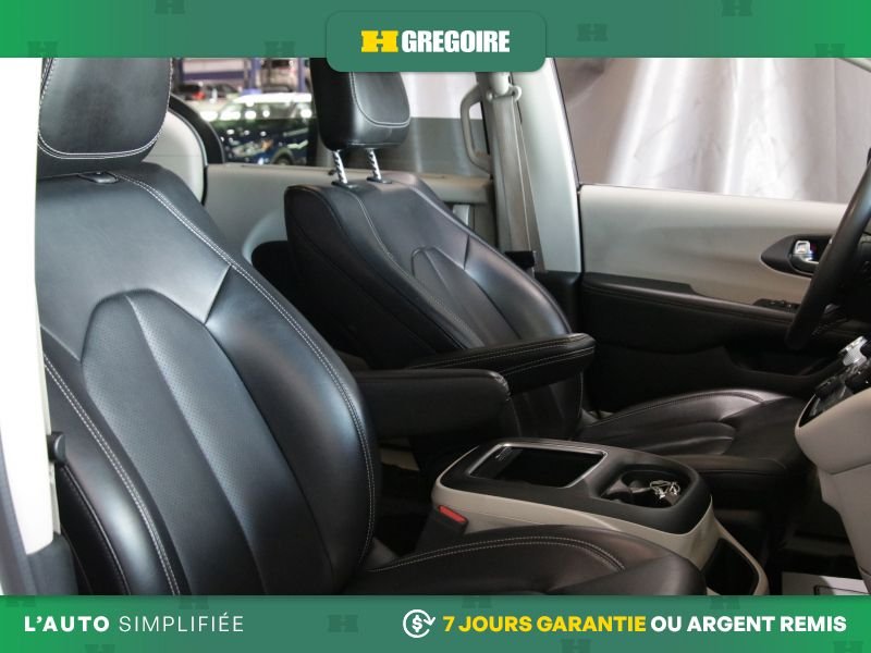 2023 Chrysler Pacifica White Saint-Eustache - photo #38