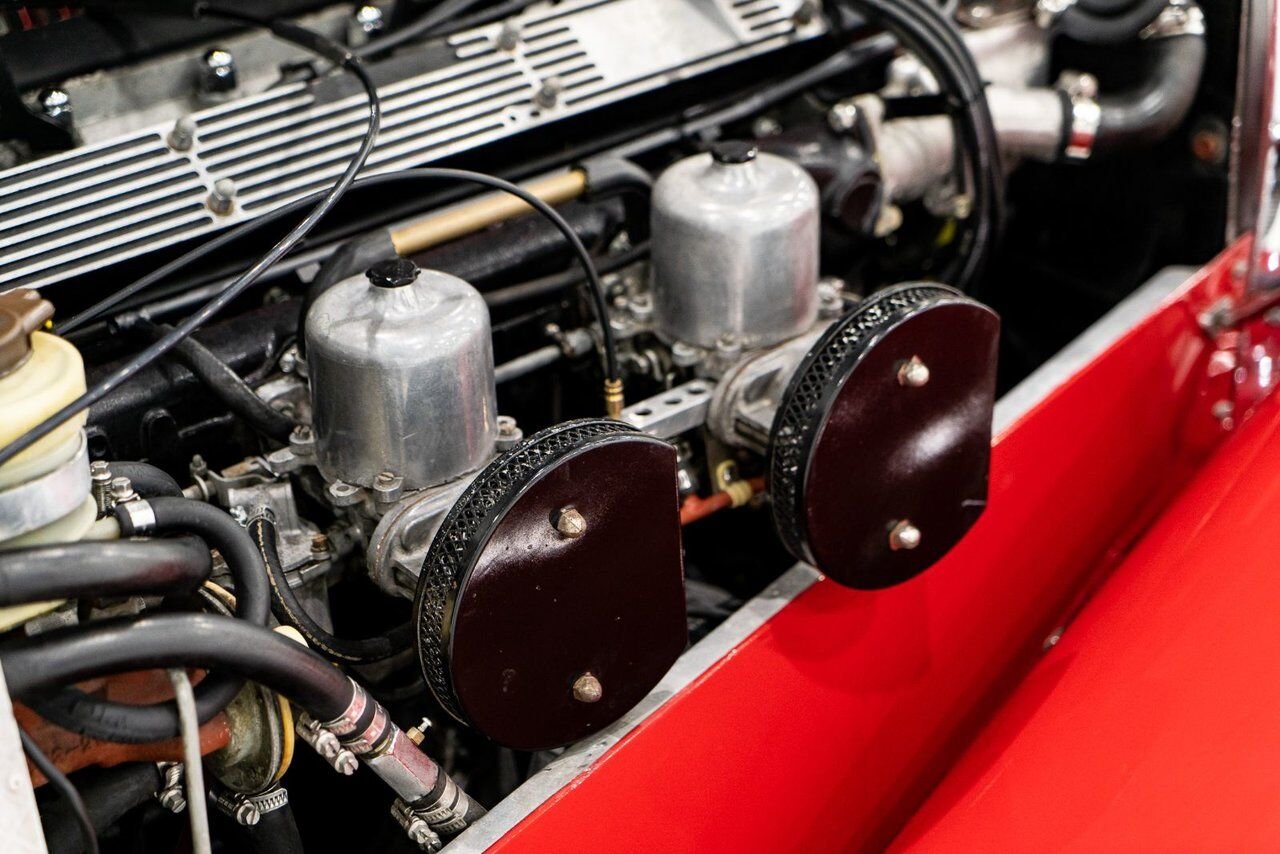 Panther J72 Roadster 1975 Rouge Montréal - photo #16