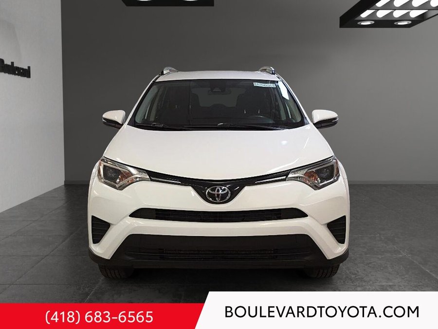 2018 Toyota RAV4 2018 White