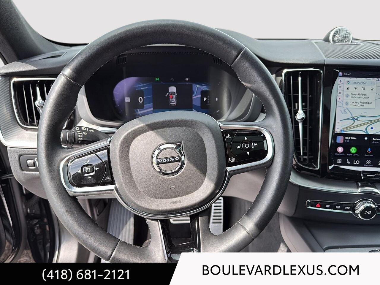 2022 Volvo XC60 19661A | B6 R-Design TI Black Quebec - photo #11