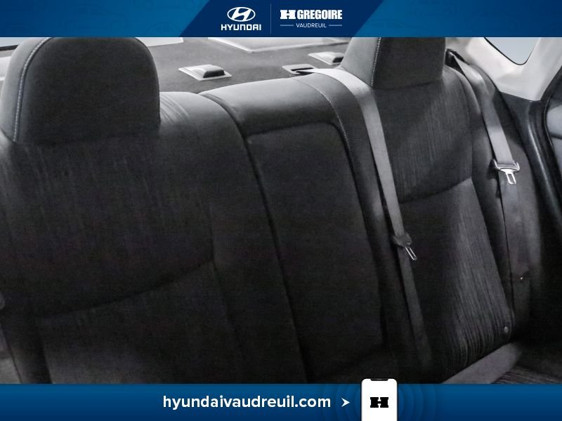 Nissan Sentra 2019 Gris Laval - photo #32