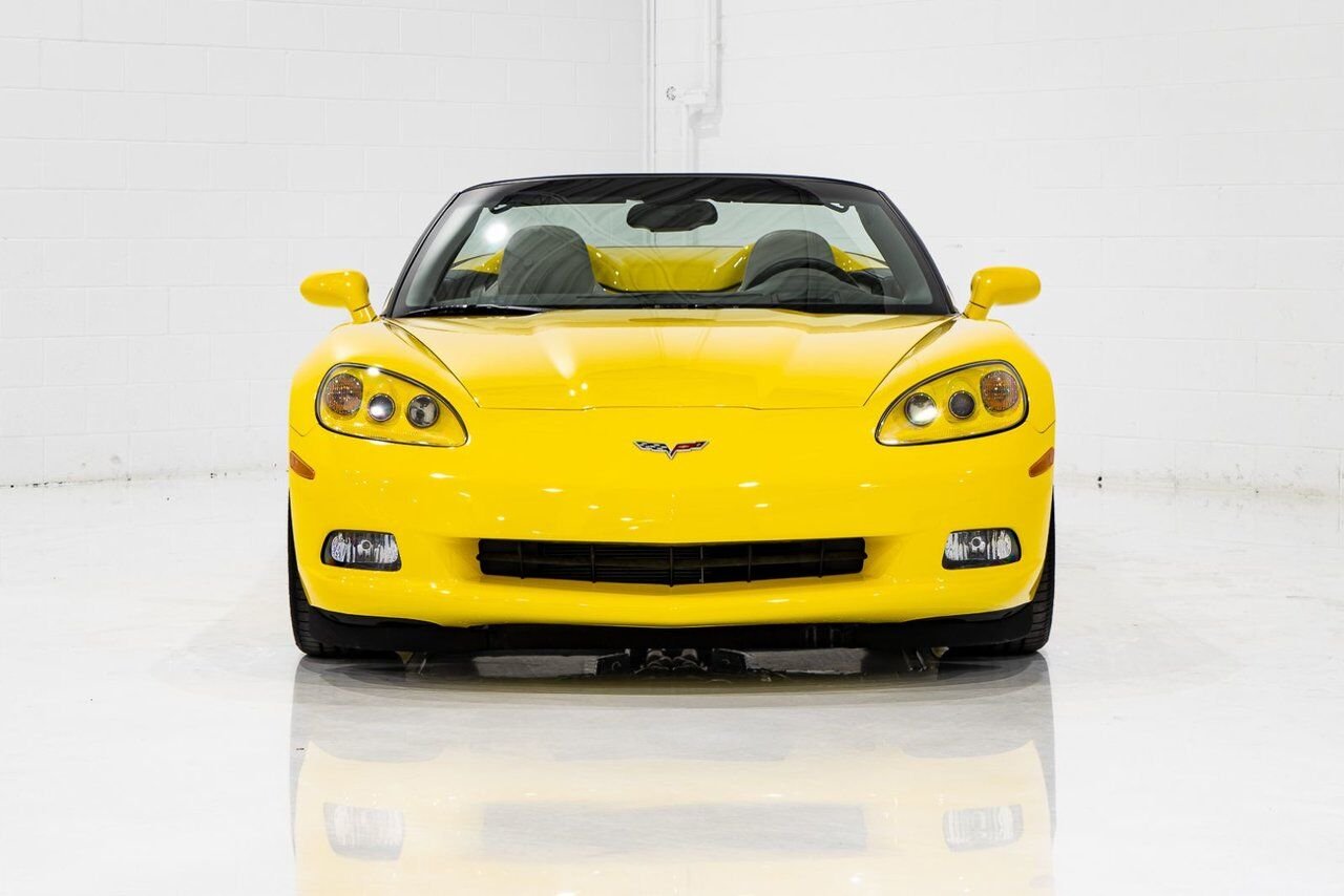 2008 Chevrolet Corvette PRIX EN USD | With Only 900km (563mi) From New With Window Sticker Yellow Montreal - photo #22