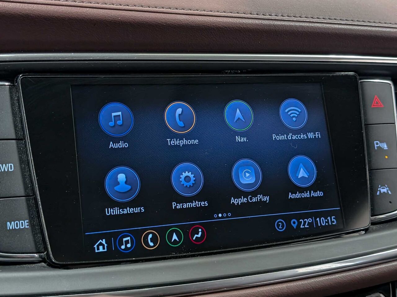 BUICK ENCLAVE AVENIR AWD 7 Places Toit Ouvrant 5000lbs Capacité Remorquage 2020 Blanc Sherbrooke - photo #17