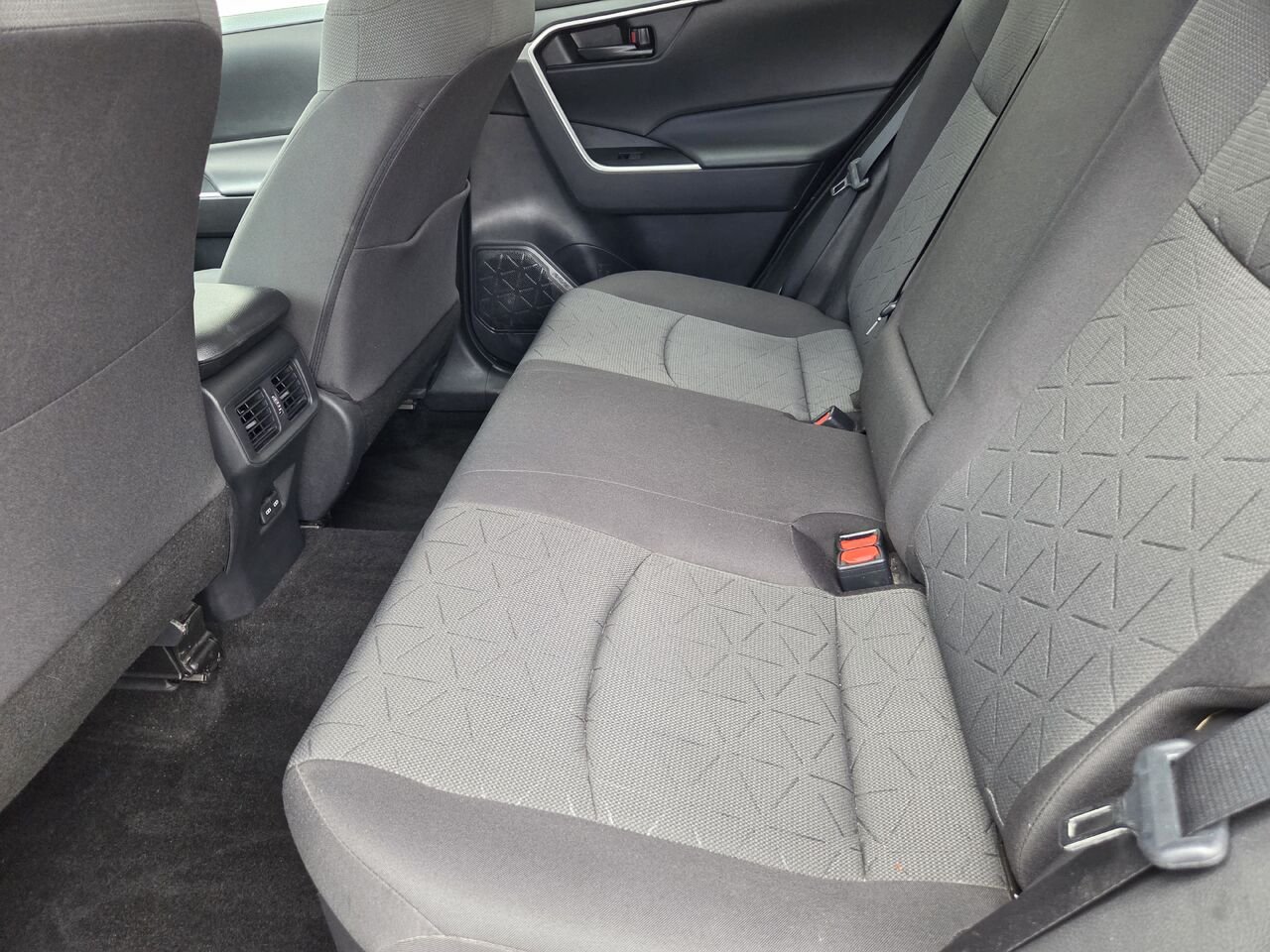 2022 Toyota RAV4 White Mont-Laurier - photo #11