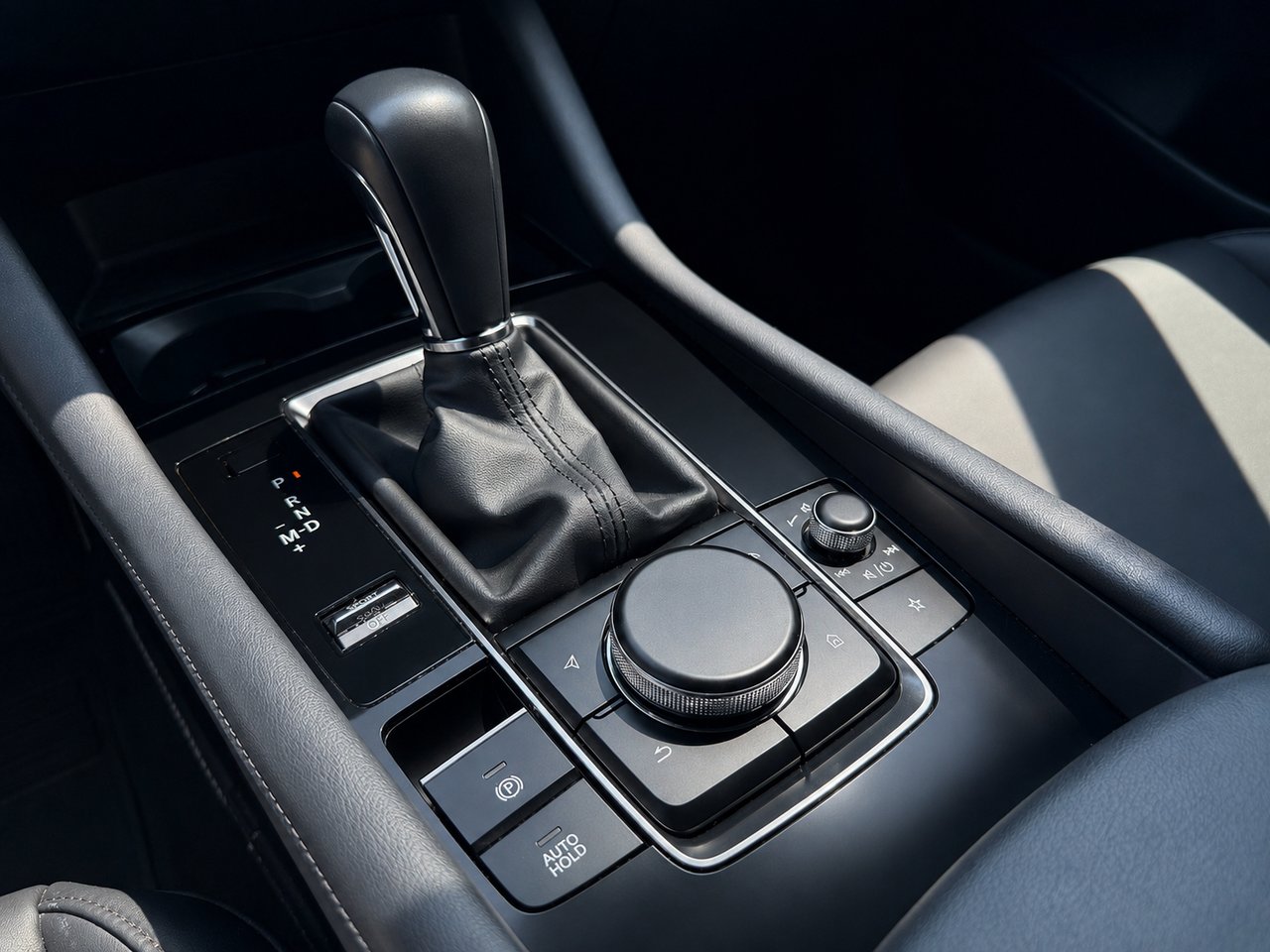 2024 MAZDA 3 sport GS luxury Grey Châteauguay - photo #8