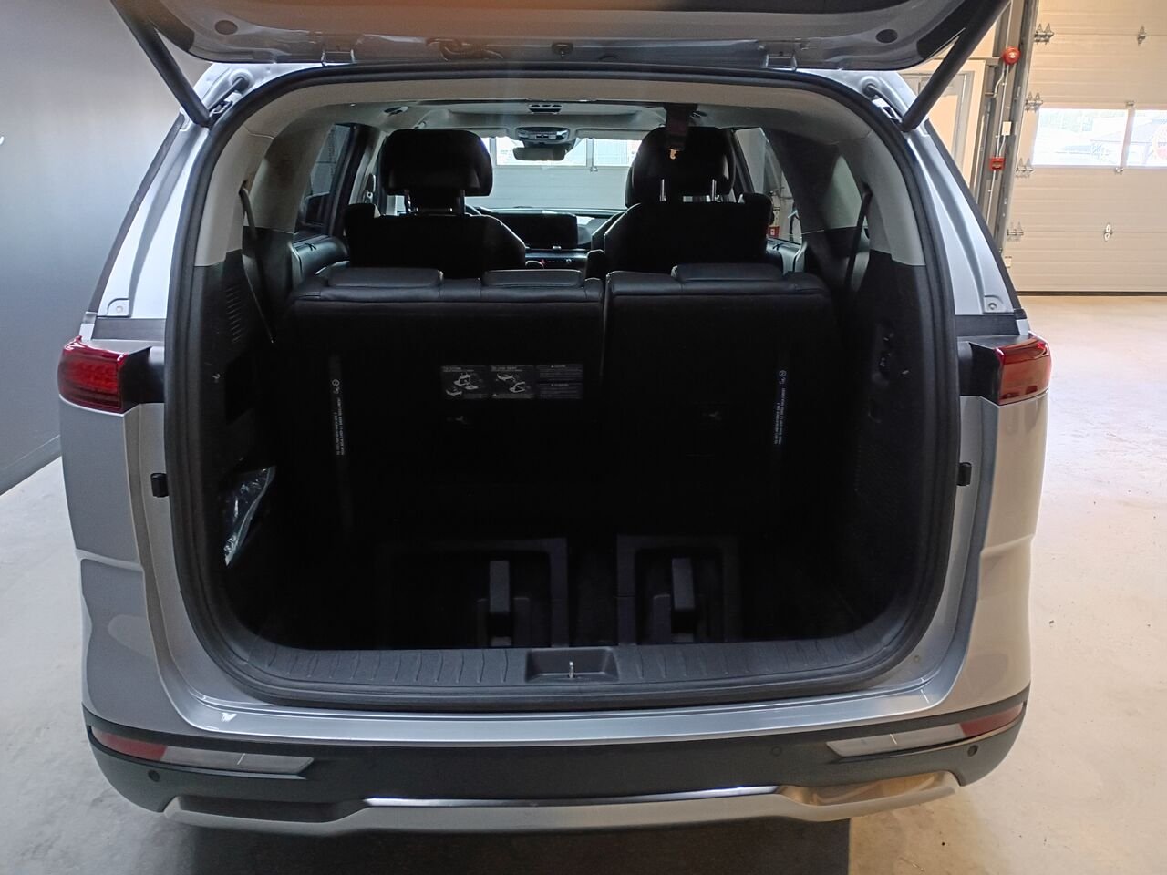 2023 Kia Carnival Silver Blainville - photo #13