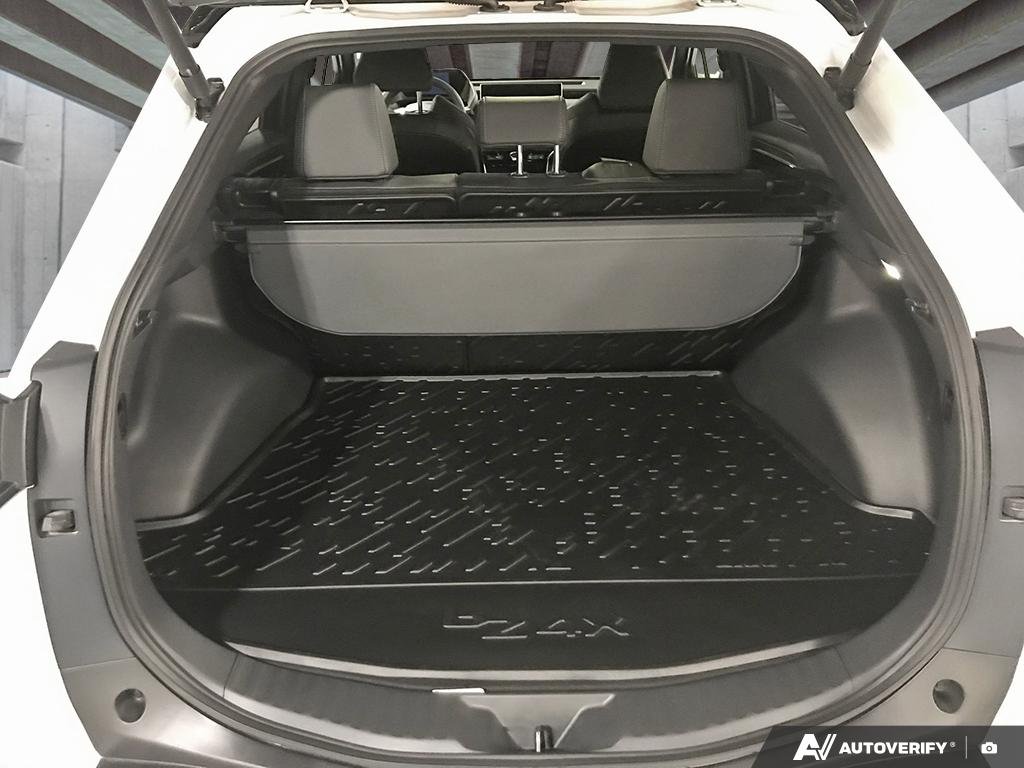 2025 Toyota bZ4X S2501170 | XLE Wind Chill Pearl with Black Roof Edmonton - photo #10