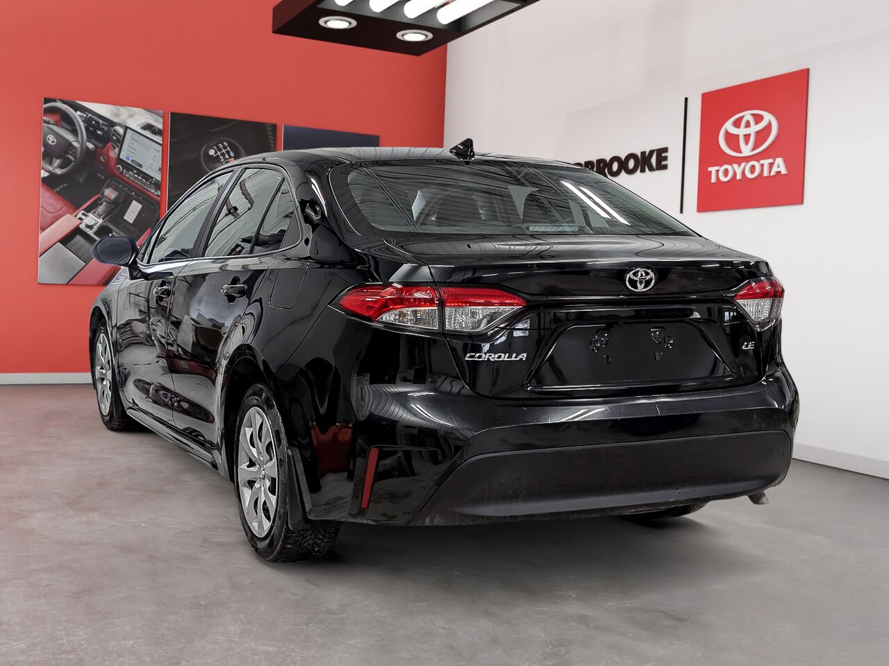 Toyota Corolla LE/SIÈGES CHAUFFANTS/CAMÉRA DE RECUL/BLUETOOTH/AC/ 2023 Noir minuit métallisé Sherbrooke - photo #2