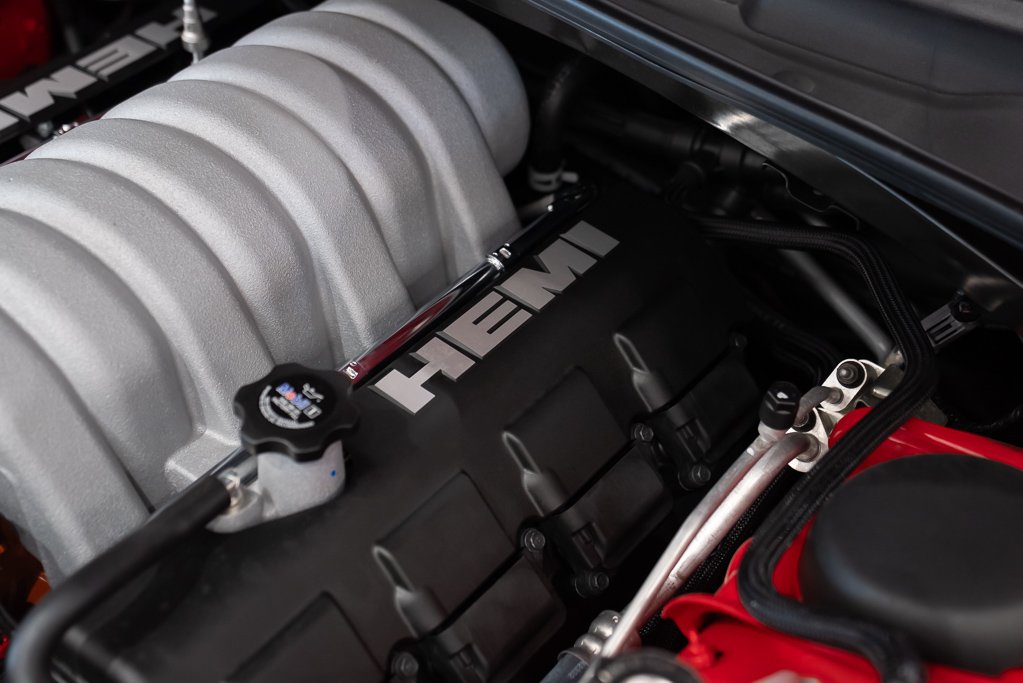 2010 Dodge Challenger Coupé 2 portes SRT8 MANUAL *PRICE IN USD* Red Kirkland - photo #11