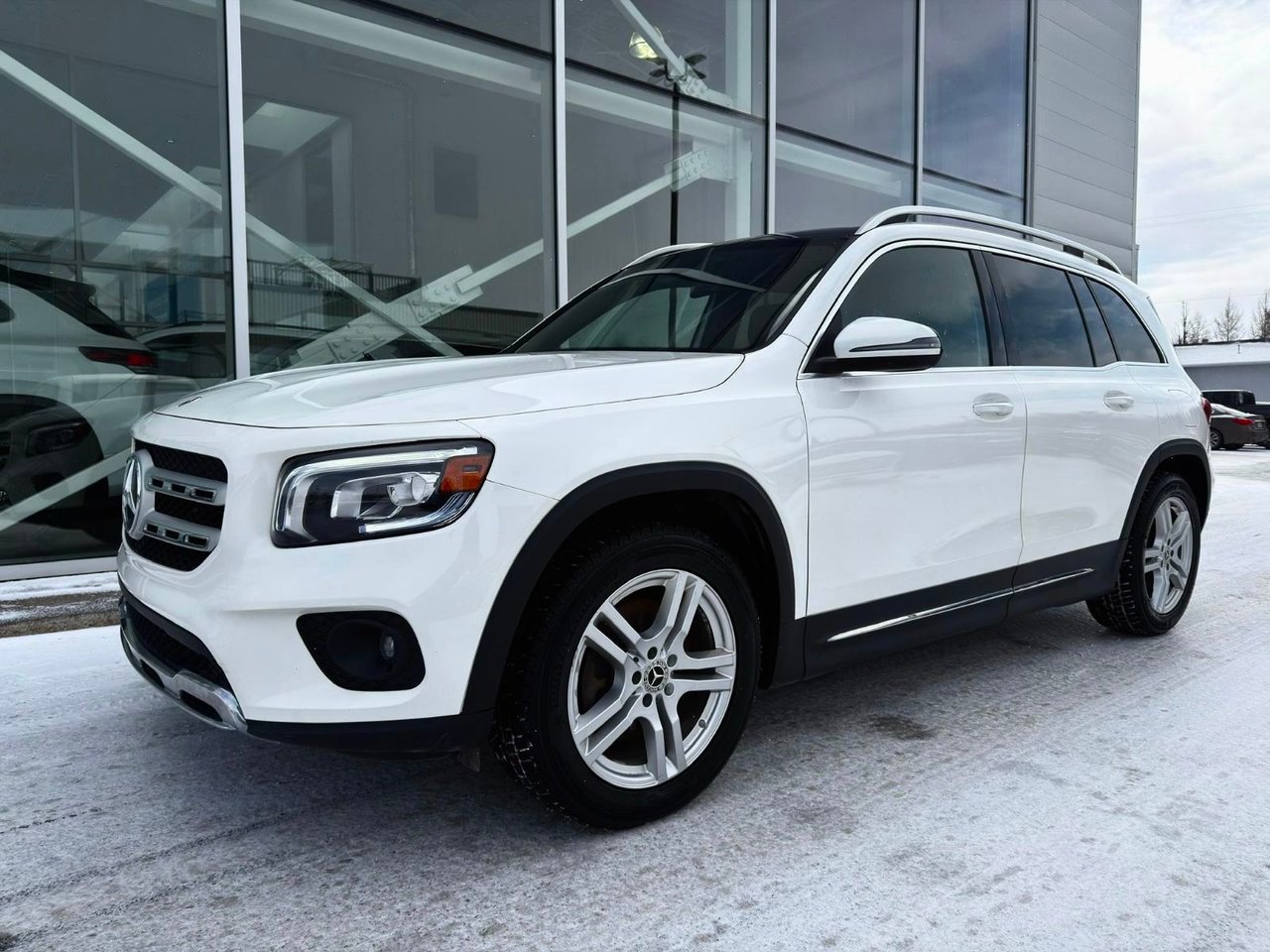 2021 Mercedes-Benz GLB White Notre-Dame-des-Prairies - photo #2