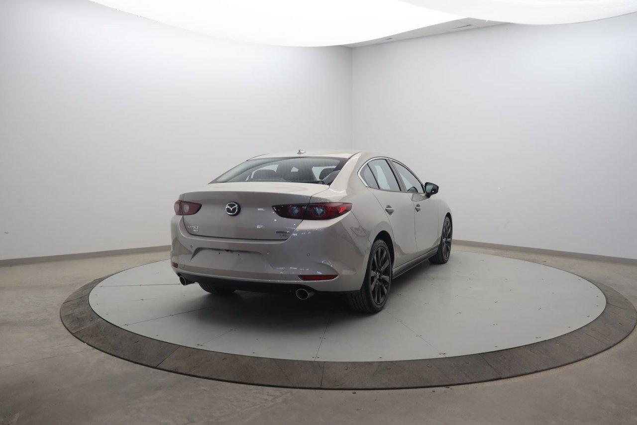 Mazda Mazda3 NIV JM1BPBDY0R1657937 2024 Gris Chicoutimi - photo #1