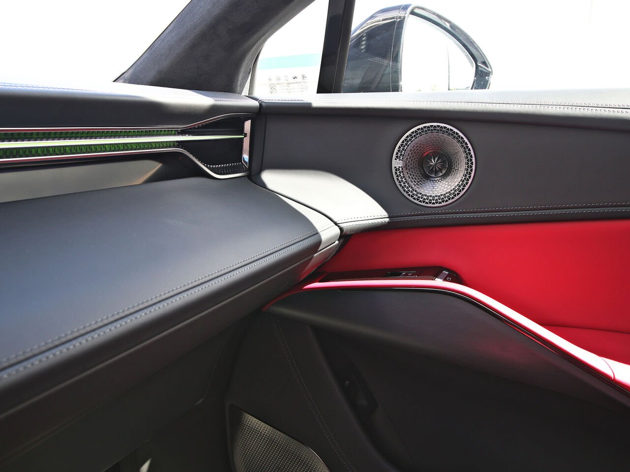 2026 Lotus Eletre Silver Québec - photo #14