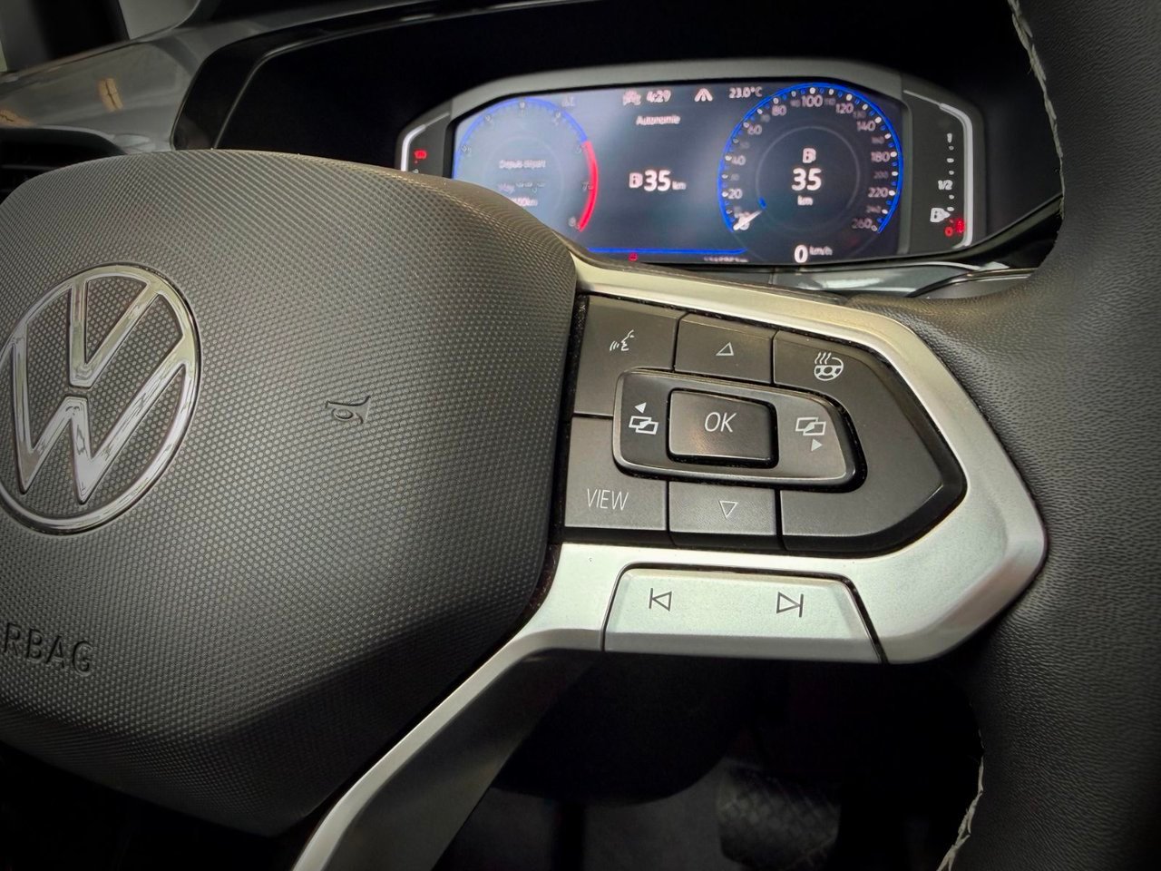 2023 Volkswagen Taos Silver Notre-Dame-des-Prairies - photo #25