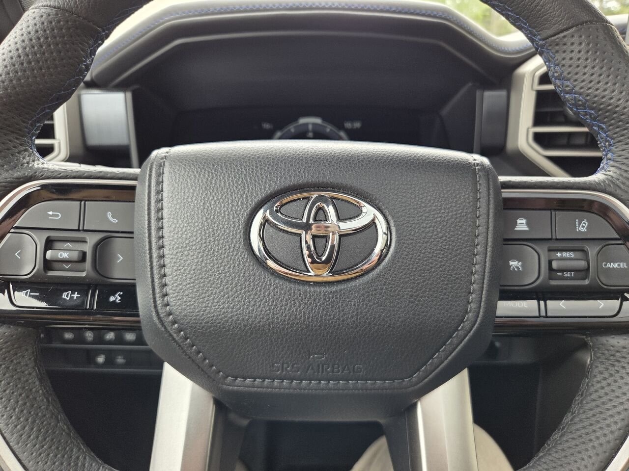 2026 Toyota TUNDRA Black Mont-Laurier - photo #18