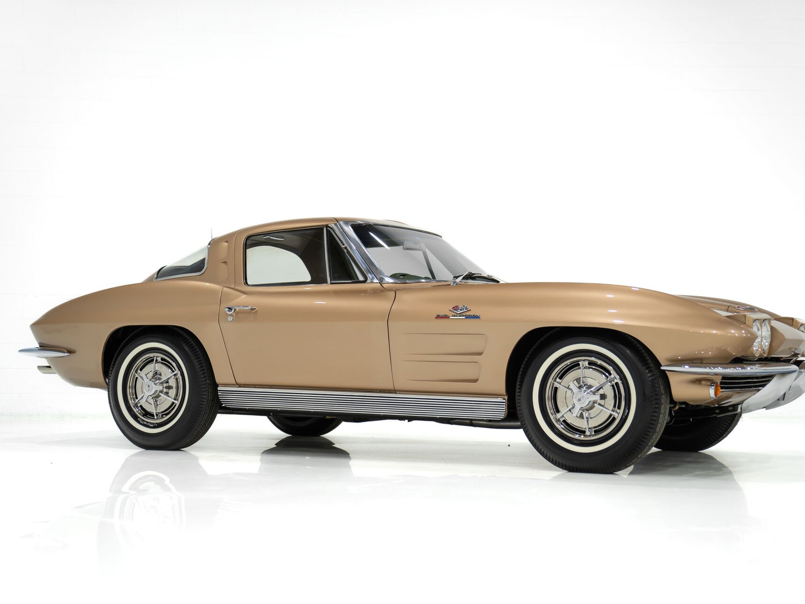Chevrolet Corvette Fuel Injection Moteur Matching 327 à injection développant 360 chevaux | PRICE IN USD 1963 Beige Montréal - photo #31