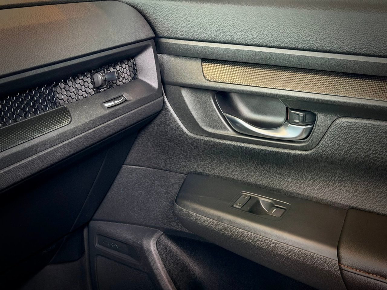 2026 Honda CR-V Hybrid Black Notre-Dame-des-Prairies - photo #31