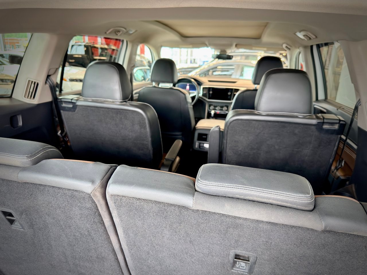 2021 Volkswagen Atlas White Notre-Dame-des-Prairies - photo #11