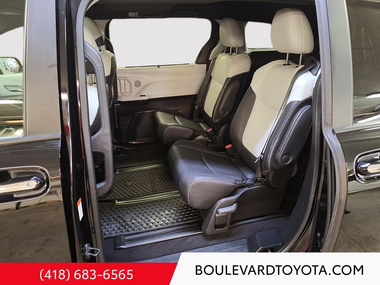 Toyota Sienna 99684A-77 | XSE, 7 places 2025 Noir minuit métallisé Québec - photo #21