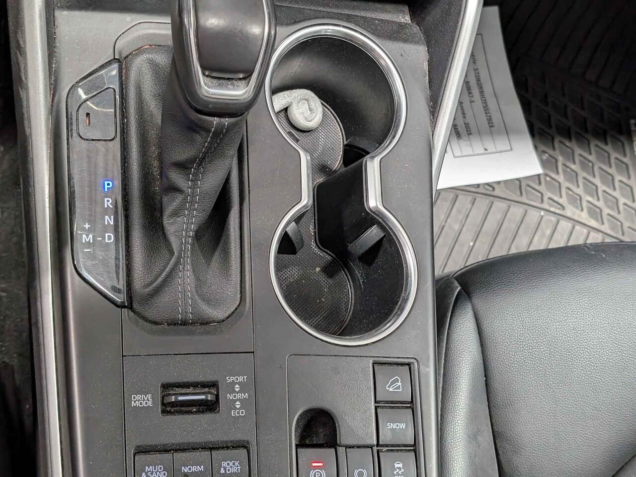 Toyota Highlander XLE/AWD/SIÈGES CHAUFFANTS/VOLANT CHAUFFANT/TOIT OUVRANT/BLUETOOTH/AC BIZONE 2023 Frisson glacé nacré Sherbrooke - photo #12