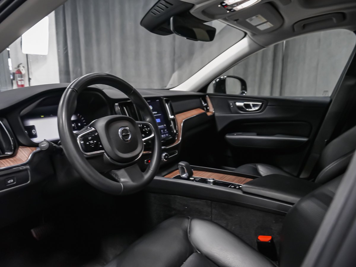 2023 Volvo XC60 B6 PLUS DARK Blue Montreal - photo #1
