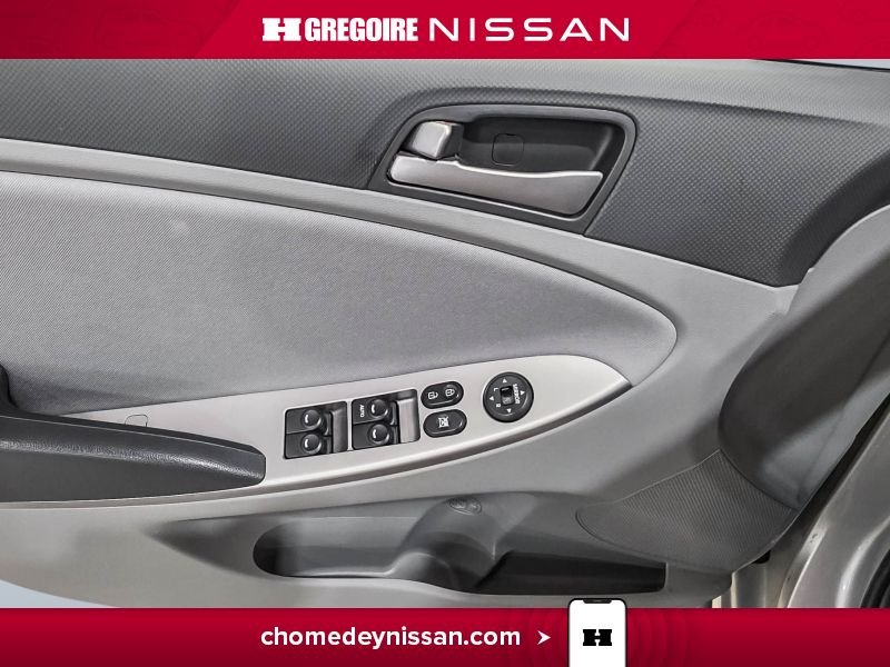 2015 Hyundai Accent Silver Laval - photo #12