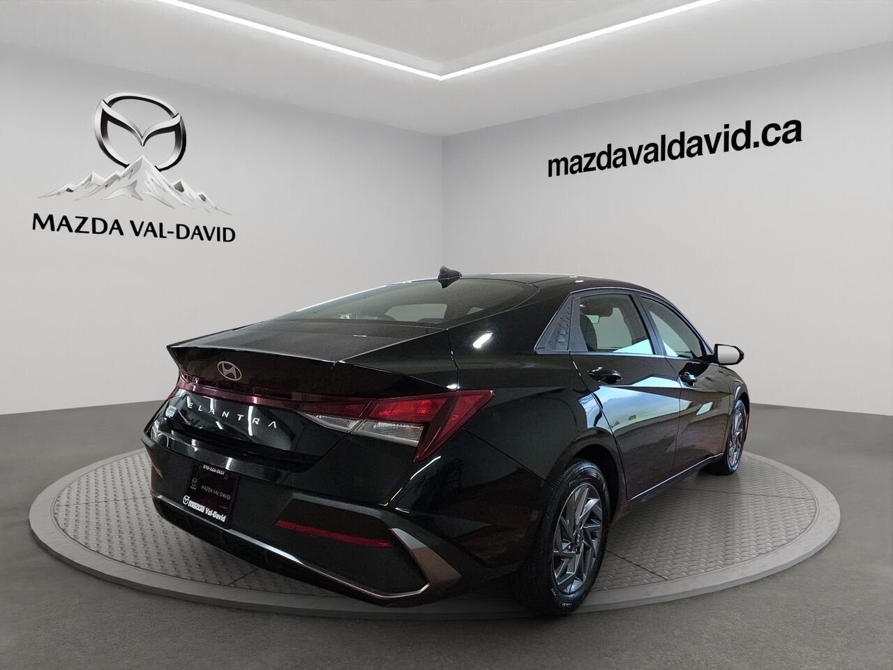 Hyundai Elantra 2024 Noir Val-David - photo #26