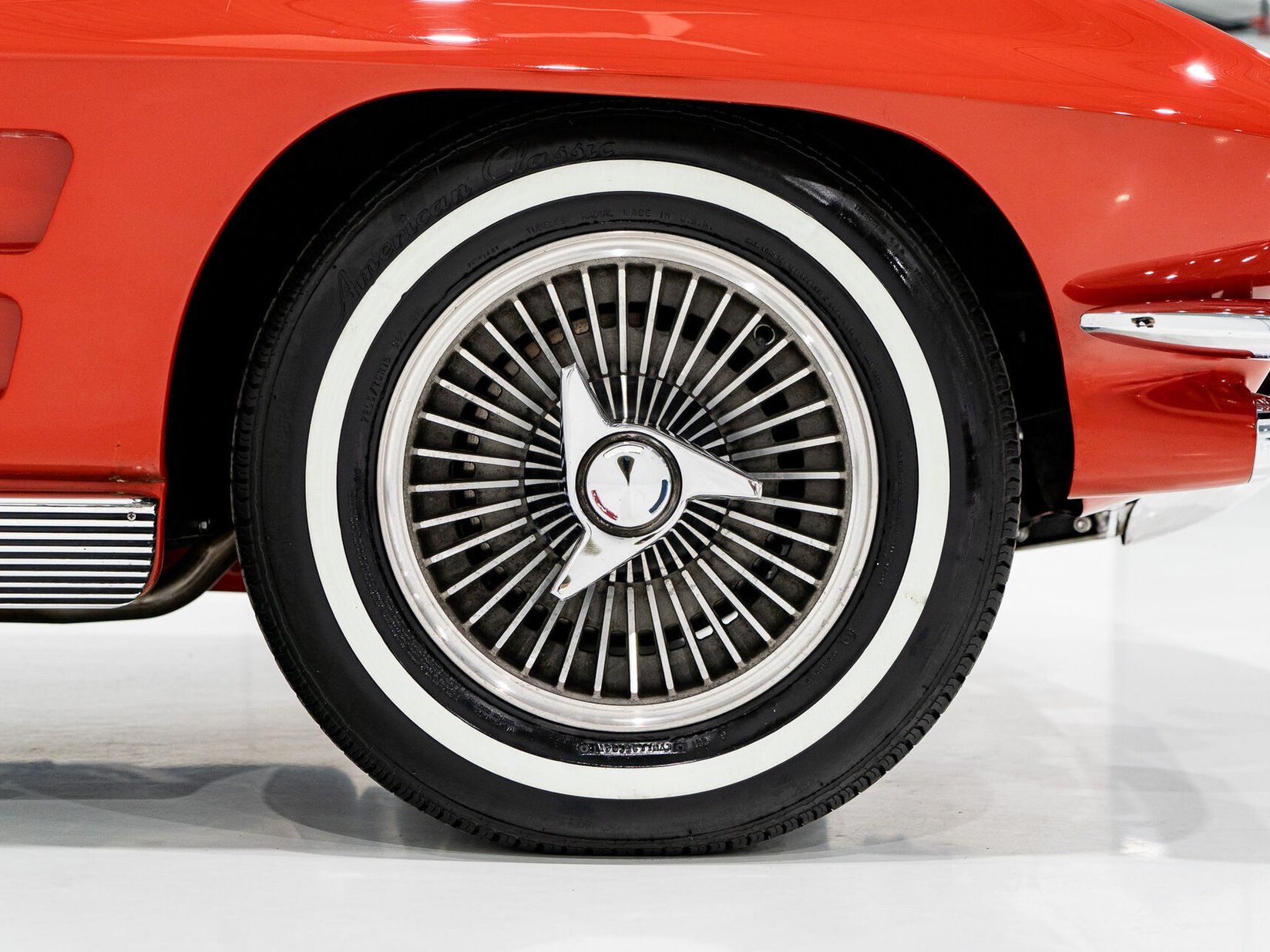 Chevrolet Corvette Split window matching# 327 Factory A/C | PRICE IN USD 1963 Rouge Montréal - photo #47