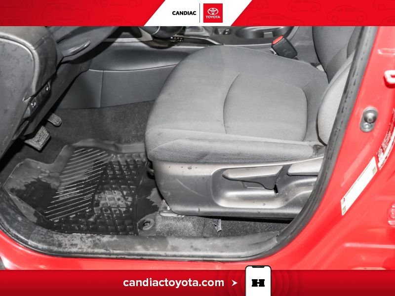 2022 Toyota Corolla Red Saint-Eustache - photo #16