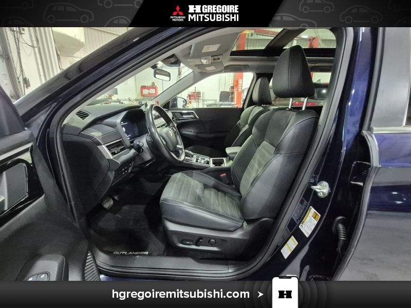 2025 Mitsubishi Outlander Plug-In Hybrid Blue Laval - photo #13