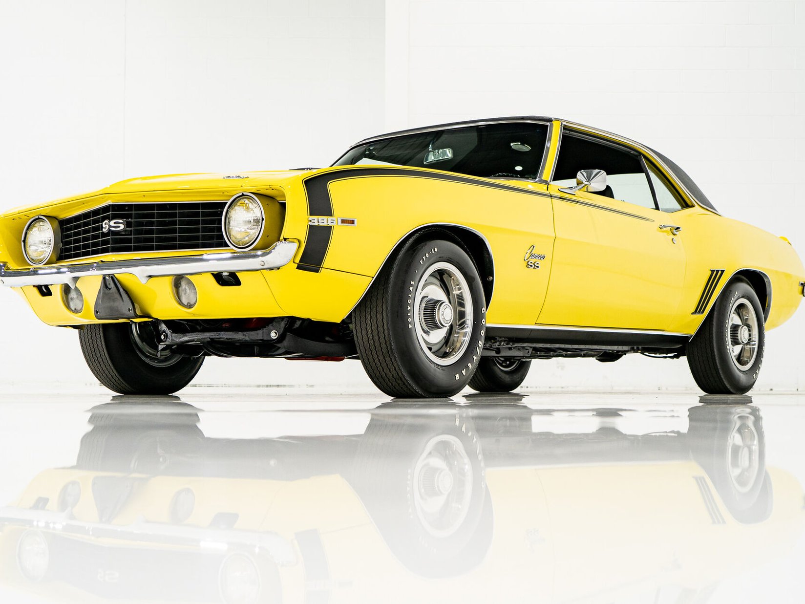 1969 Chevrolet Camaro SS **PRIX EN USD** With factory A/C Yellow Montreal - photo #3
