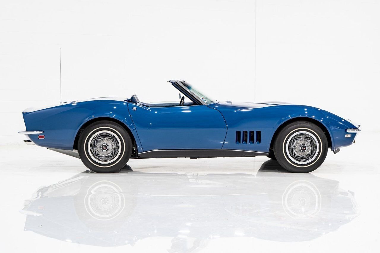 Chevrolet Corvette *PRIX EN USD* Matching numbers Top flight with extensive documentation 1968 Bleu Montréal - photo #3