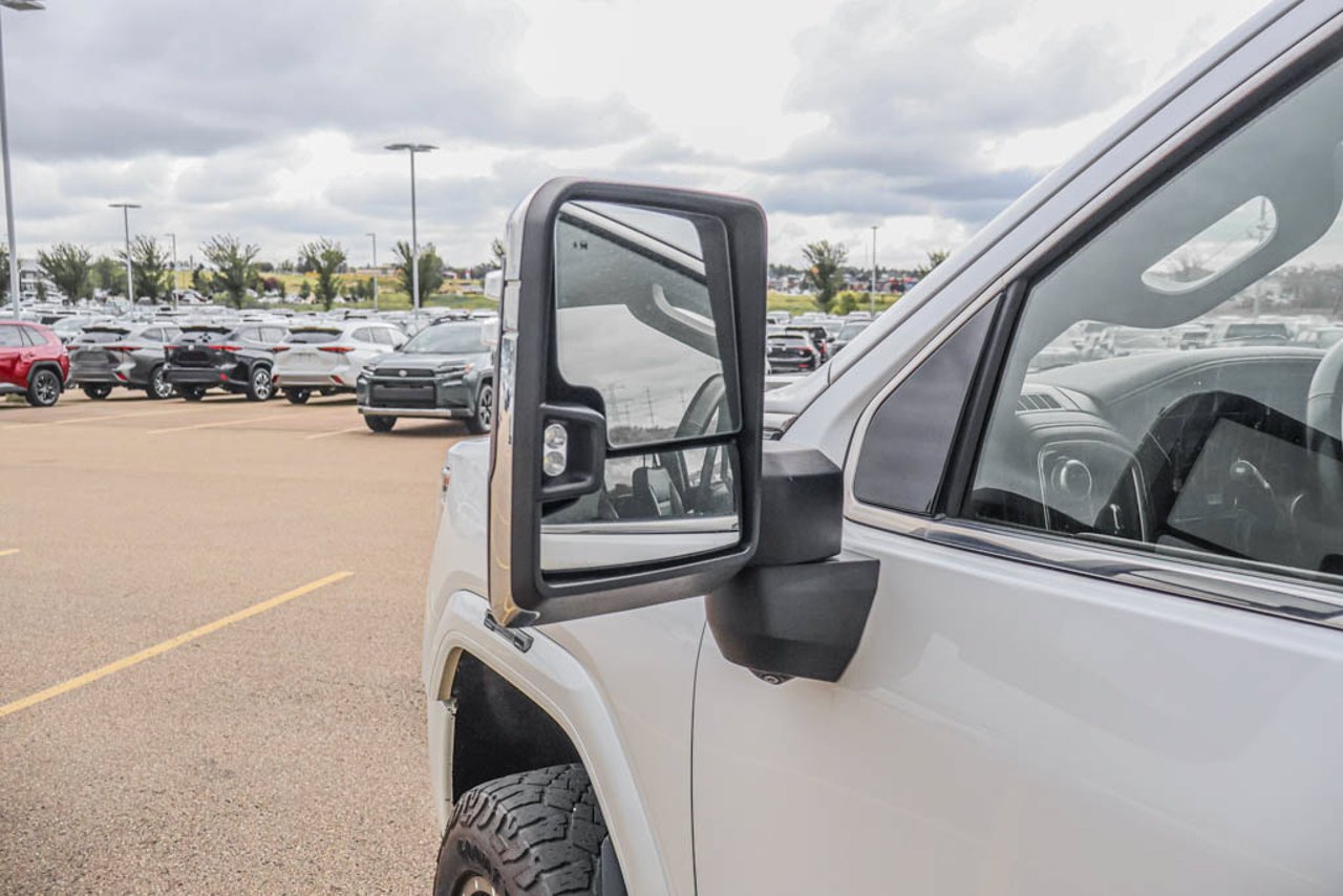 2023 GMC Sierra 2500HD 4WD Crew Cab 159 Denali White Sherwood Park - photo #13