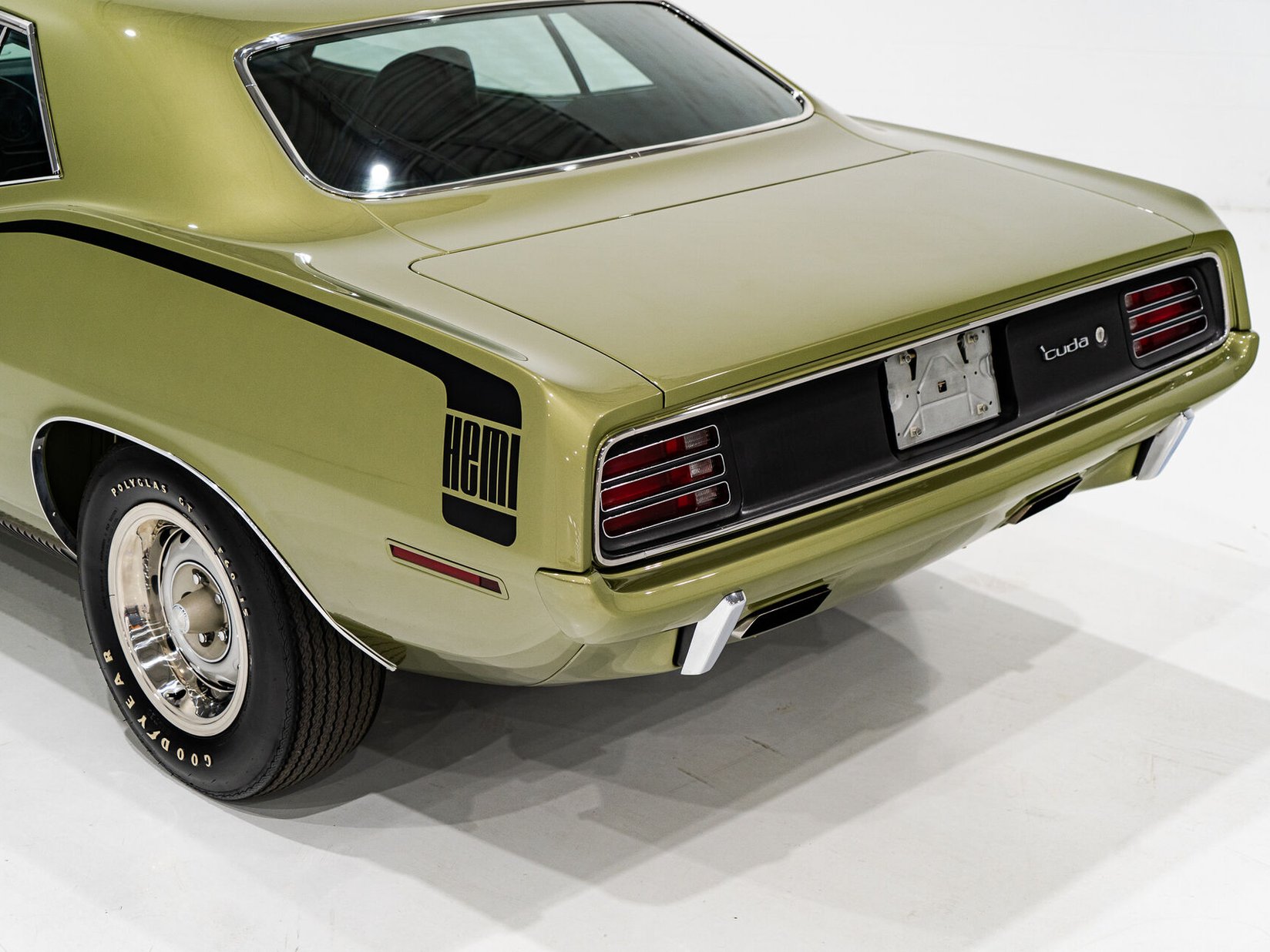 Plymouth HEMI Cuda 1 de 3 Exemplaires Utilisés par la Division Course de Chrysler France **PRIX EN USD** 1970 Vert Montréal - photo #27