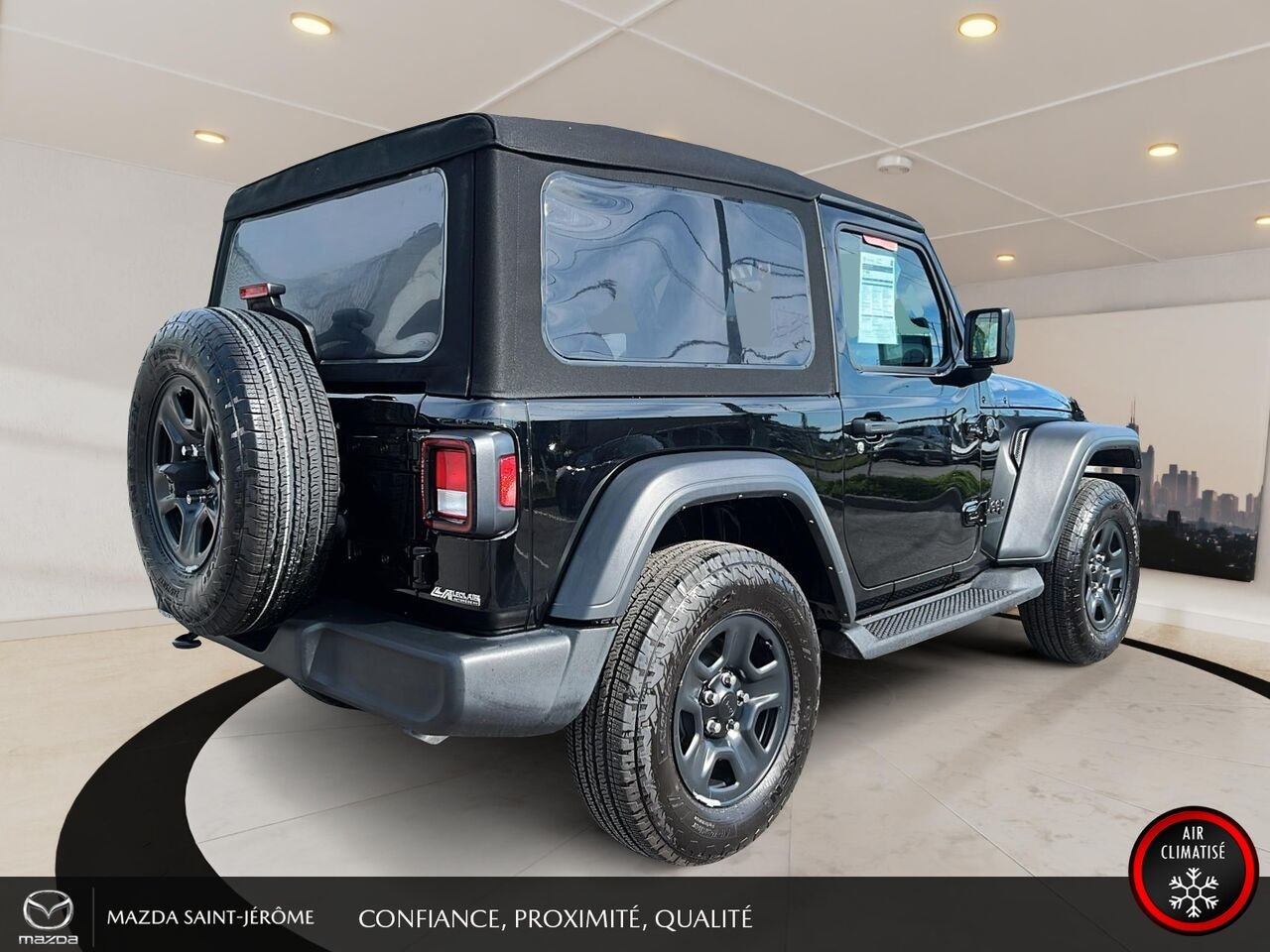 2024 Jeep Wrangler Sport 2 PORTES | TOIT SOUPLE | 4x4 | AUTOMATIQUE | V6 Black Saint-Jérôme - photo #5