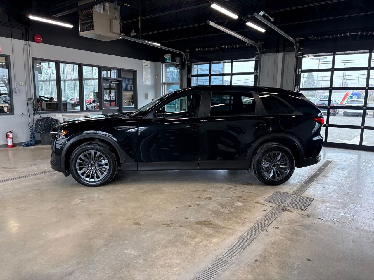 MAZDA CX-70 hybride rechargeable GS-L SC TI 2026 Noir de jais mica Châteauguay - photo #2
