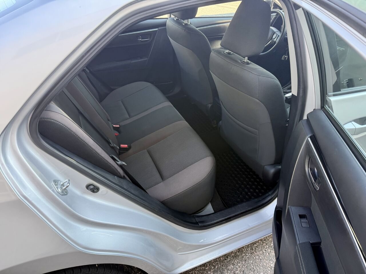 Toyota Corolla 2017 Gris Mont-Laurier - photo #17