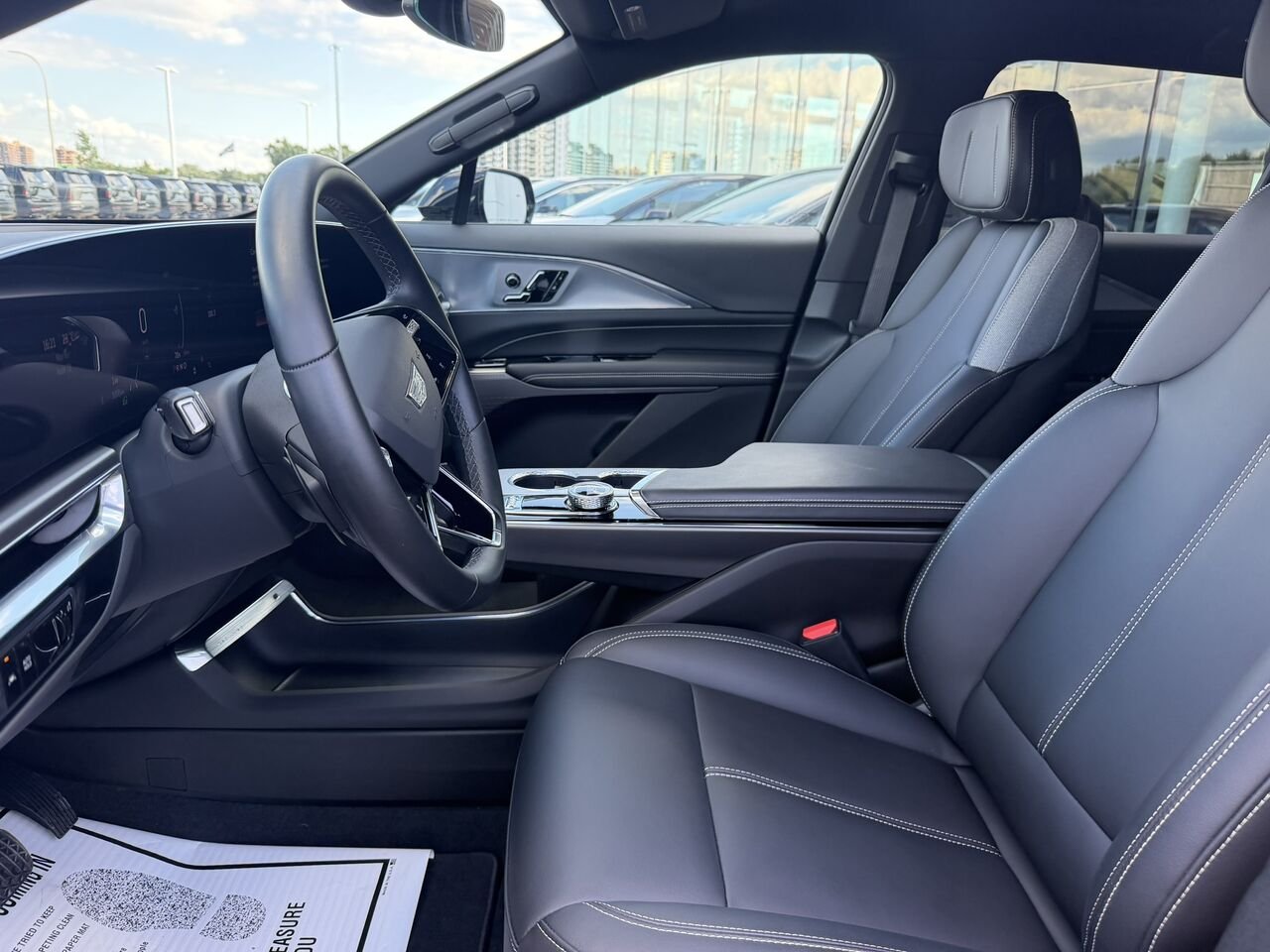 Cadillac LYRIQ TECH FINANCEMENT À PARTIR DE 0.99% 2024 Noir Laval - photo #25
